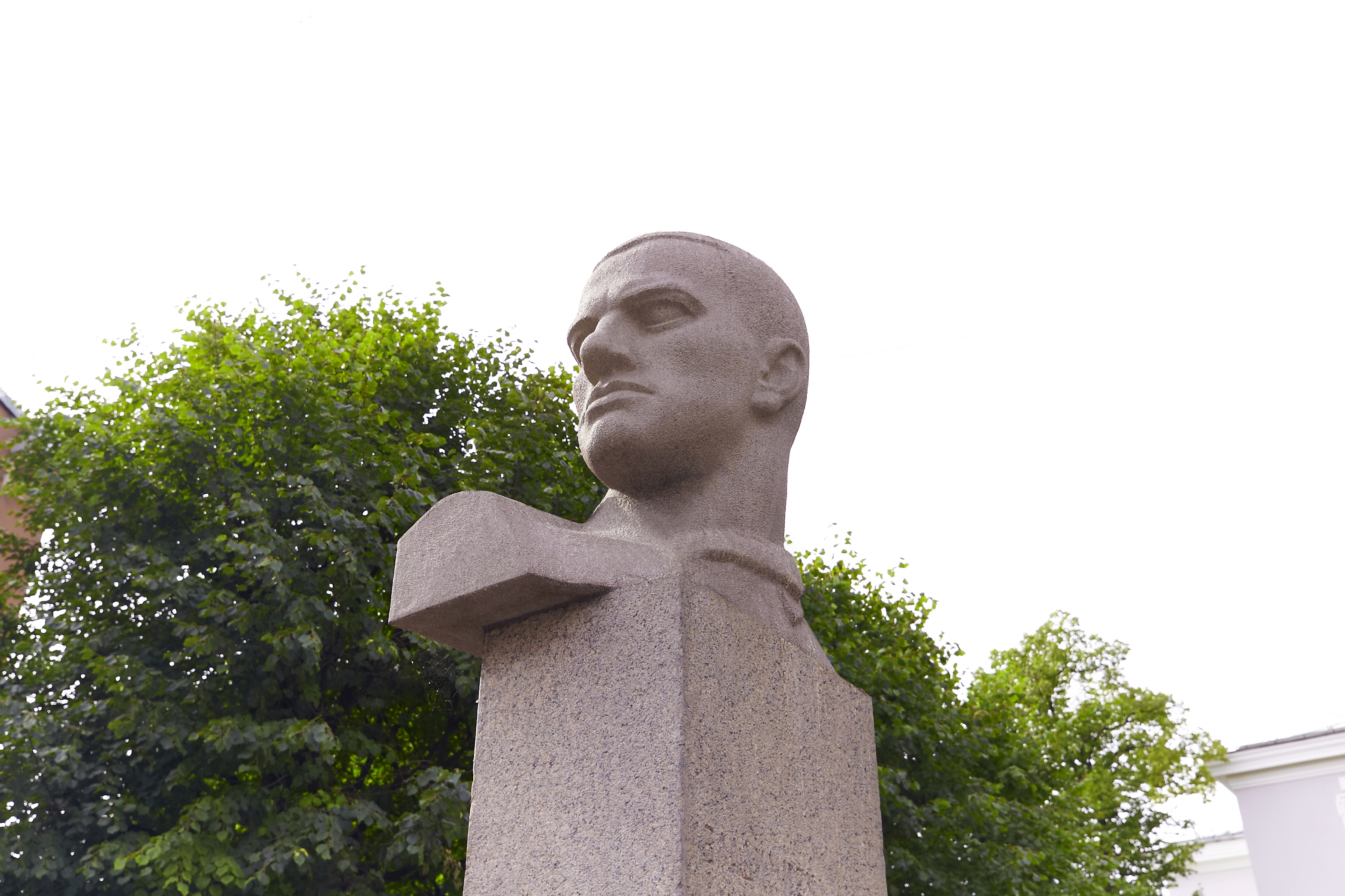 Памятник-бюст В.В. Маяковскому