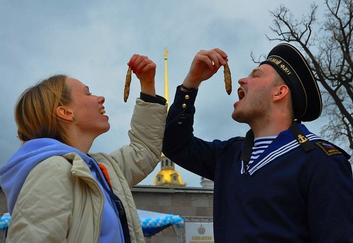 Весна пришла, а с ней и корюшка – один из гастрономических символов Петербурга