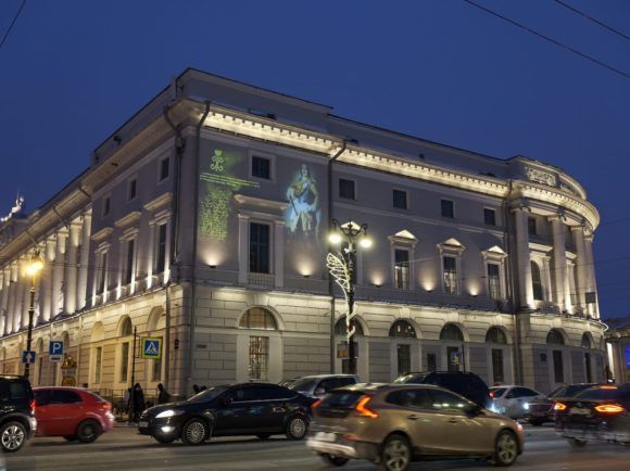 Световая проекция Петра I на здании РНБ