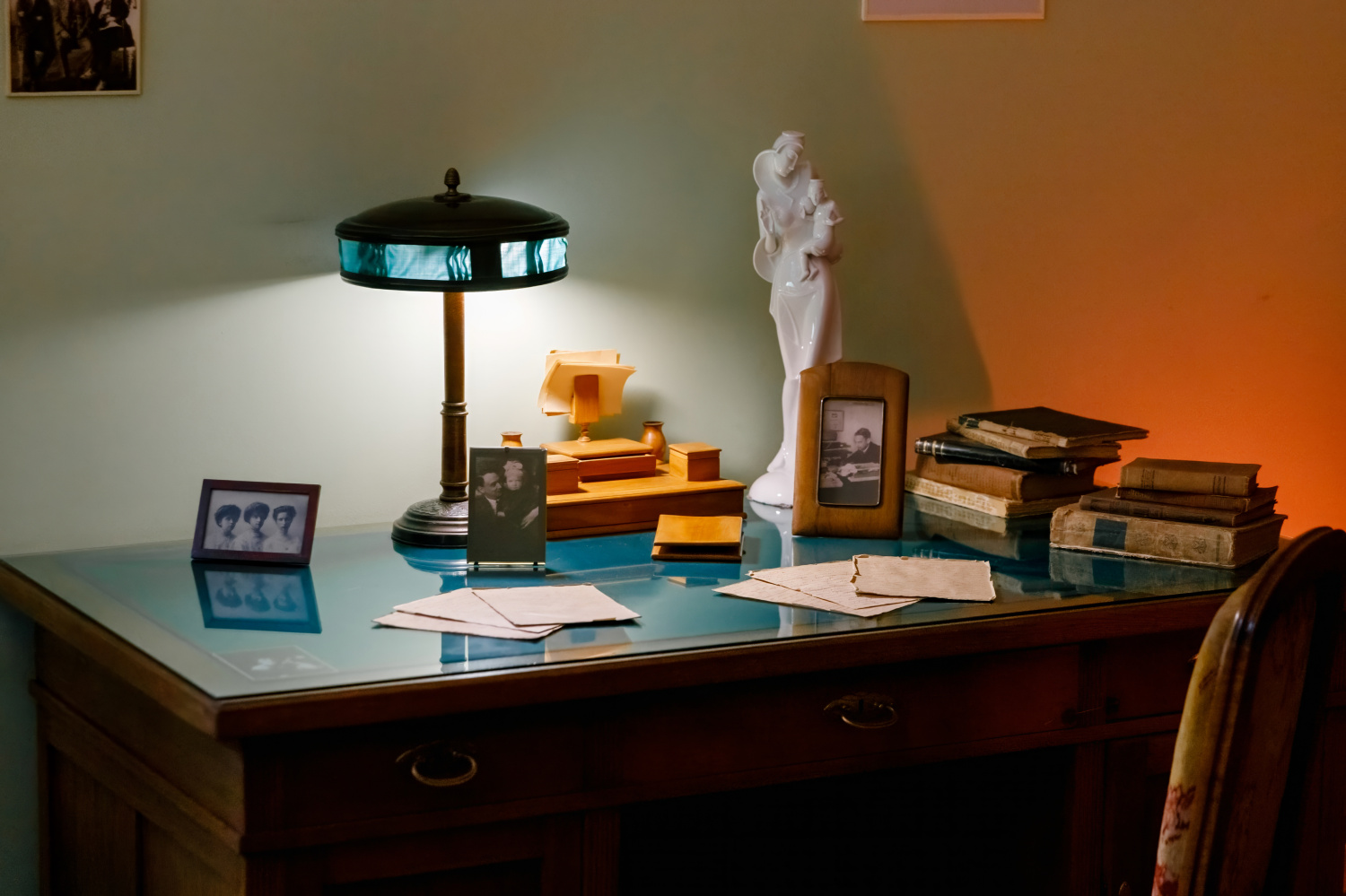 Visiting history: the best memorial museum-apartment of St. Petersburg