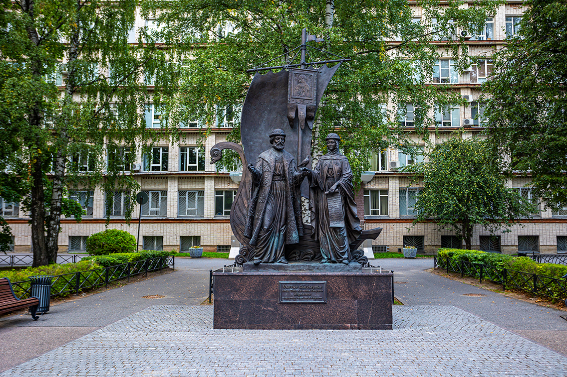 Monument to Saints Peter and Fevronia