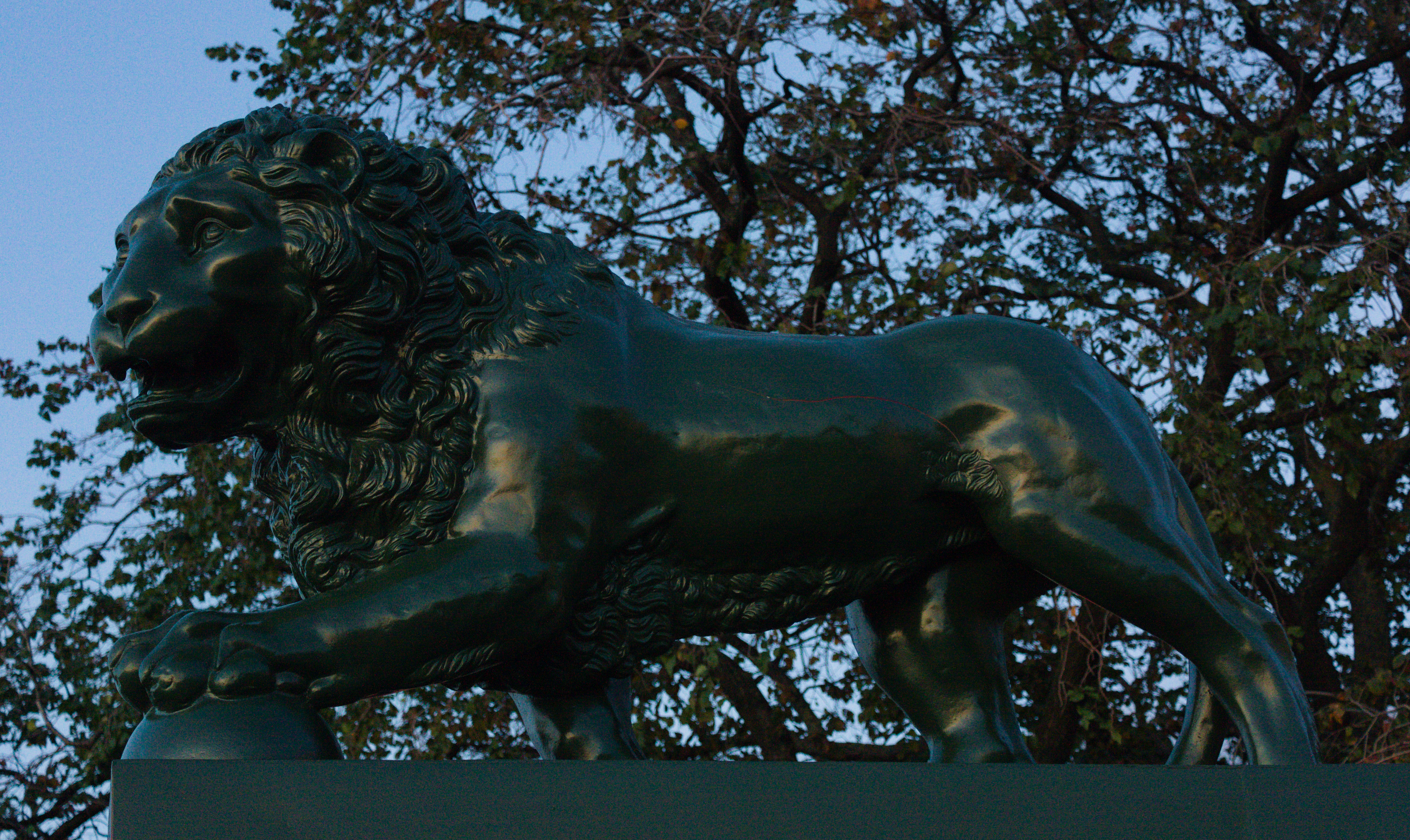 Guardian lions on the Admiralty Embankment