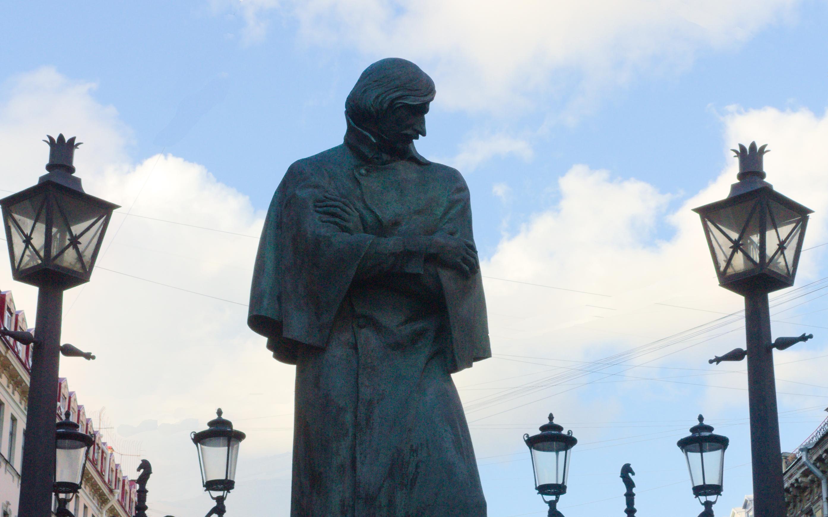 Monument to N. V. Gogol on Malaya Konyushennaya Street