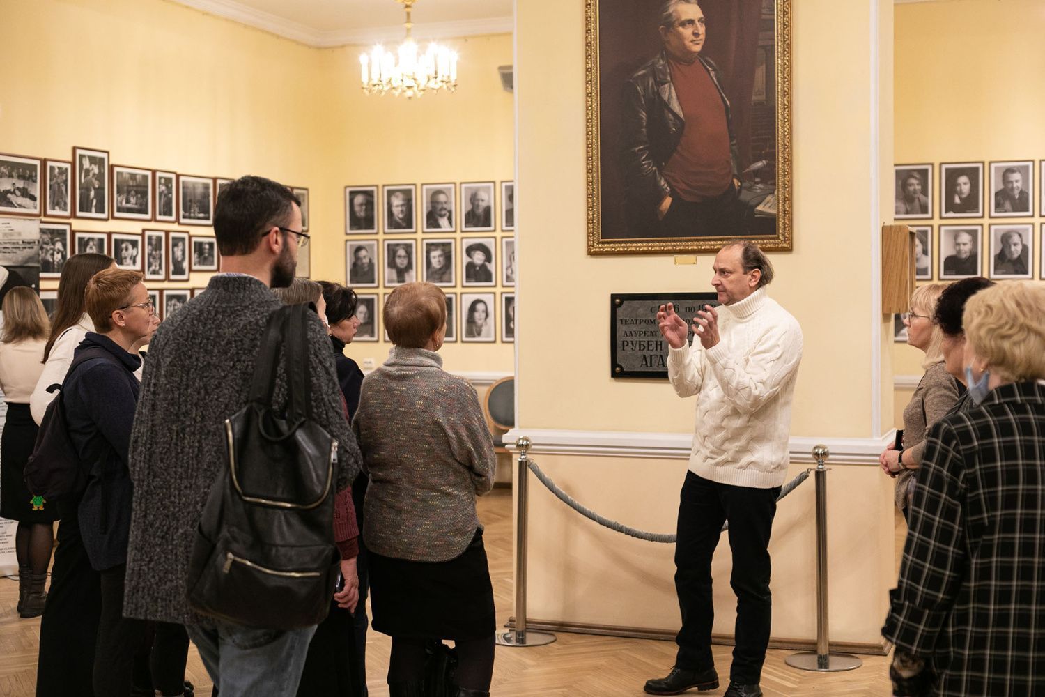 Экскурсии по театру «Волшебное закулисье» и «История в лицах»