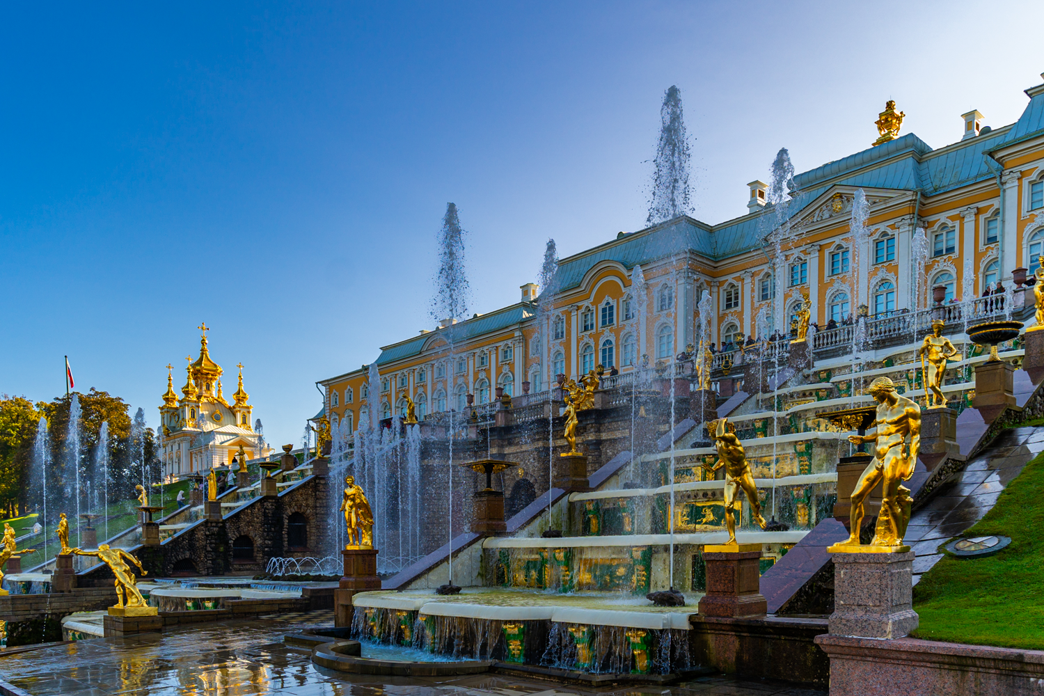 Петергоф запускает весну