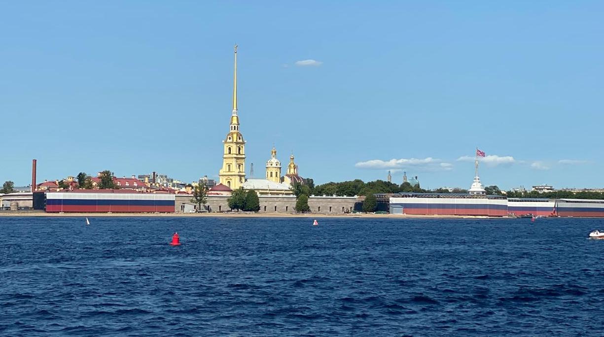 День государственного флага в Петербурге