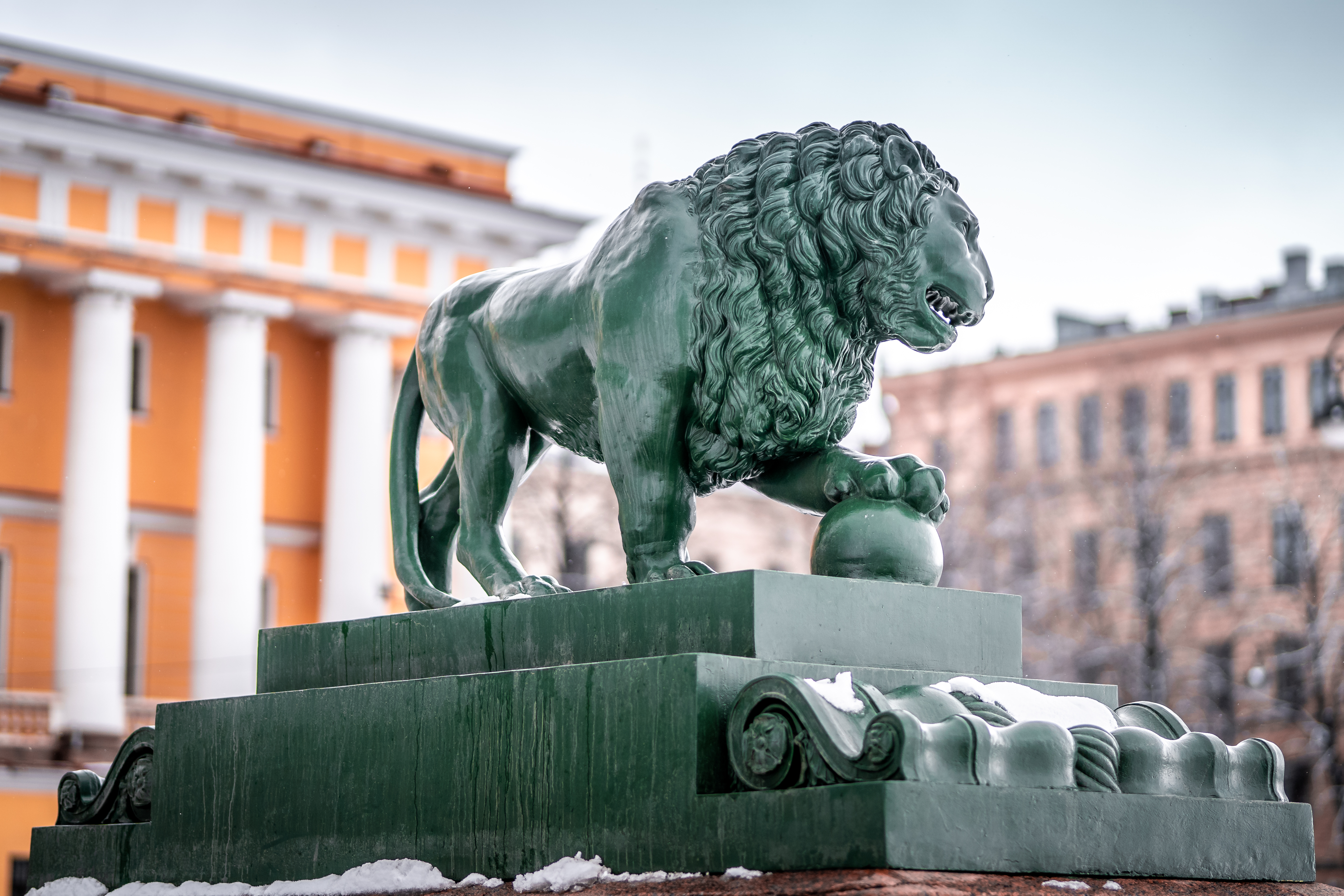 The Dvortsovaya Pier | Descent with Lions
