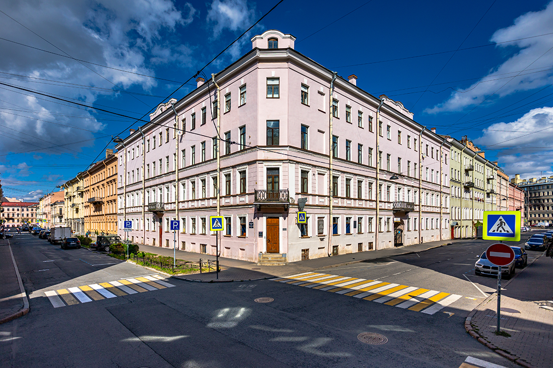 Alonkin's tenement building