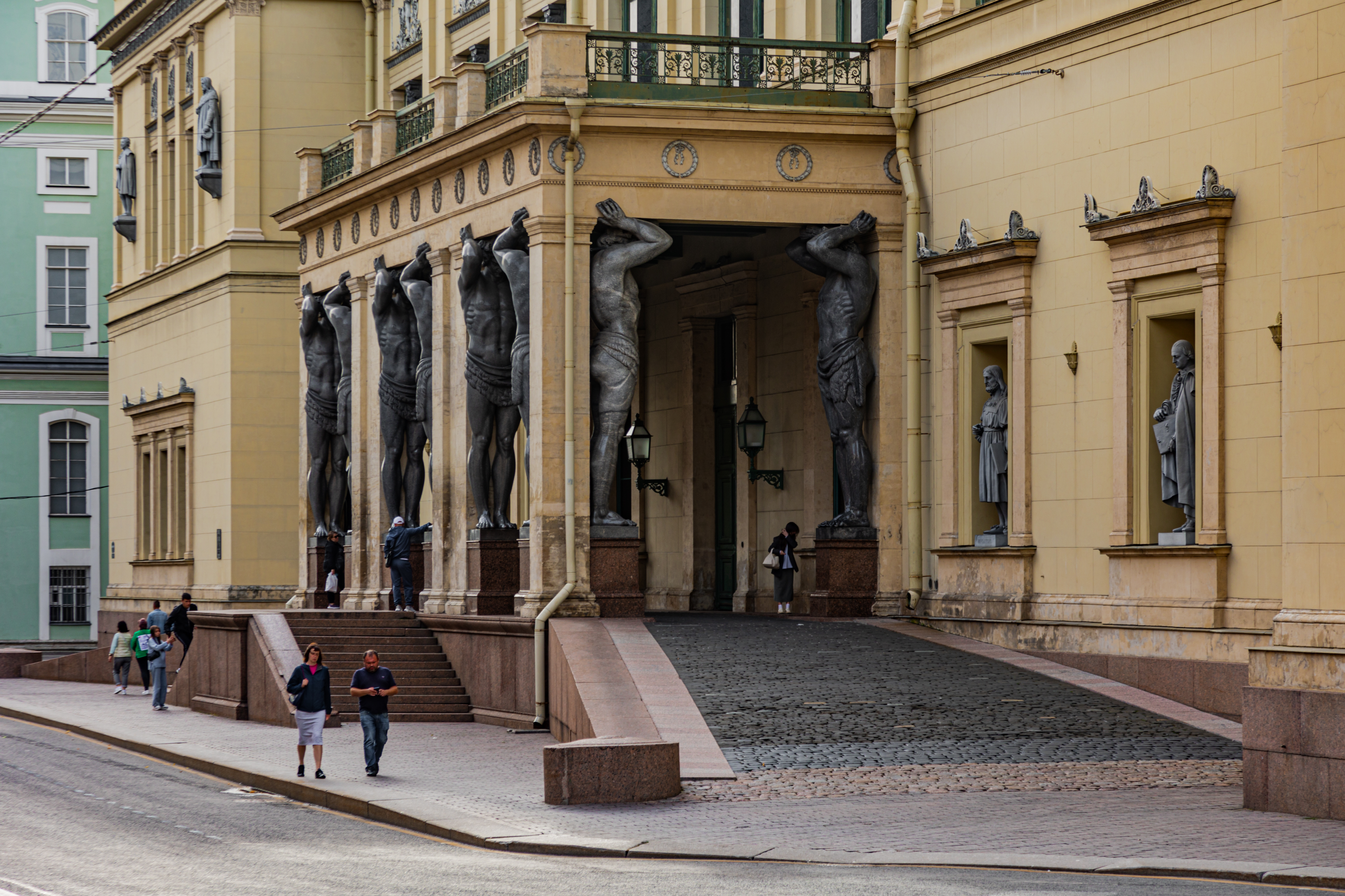 Atlanteans at the Hermitage