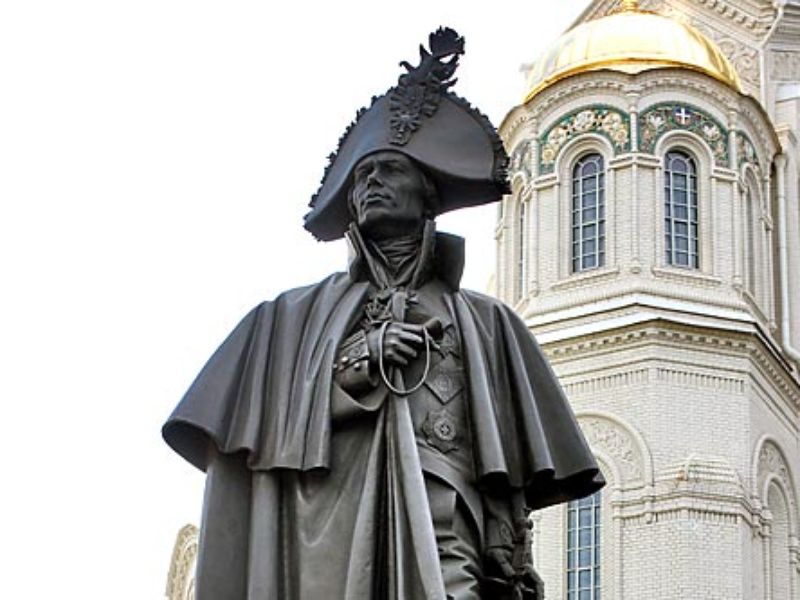 Памятник Федору Ушакову