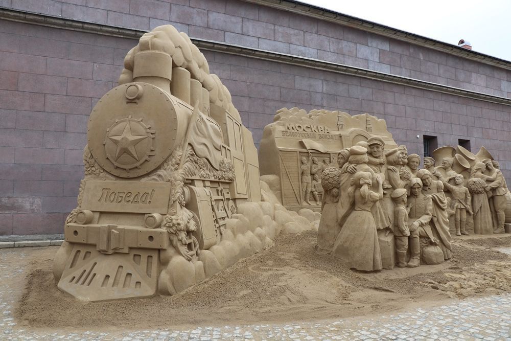 80-летию Победы посвящен фестиваль песчаных скульптур