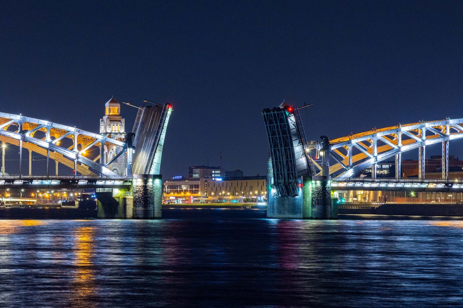 В Петербурге утвержден график разводки мостов на 2025 год
