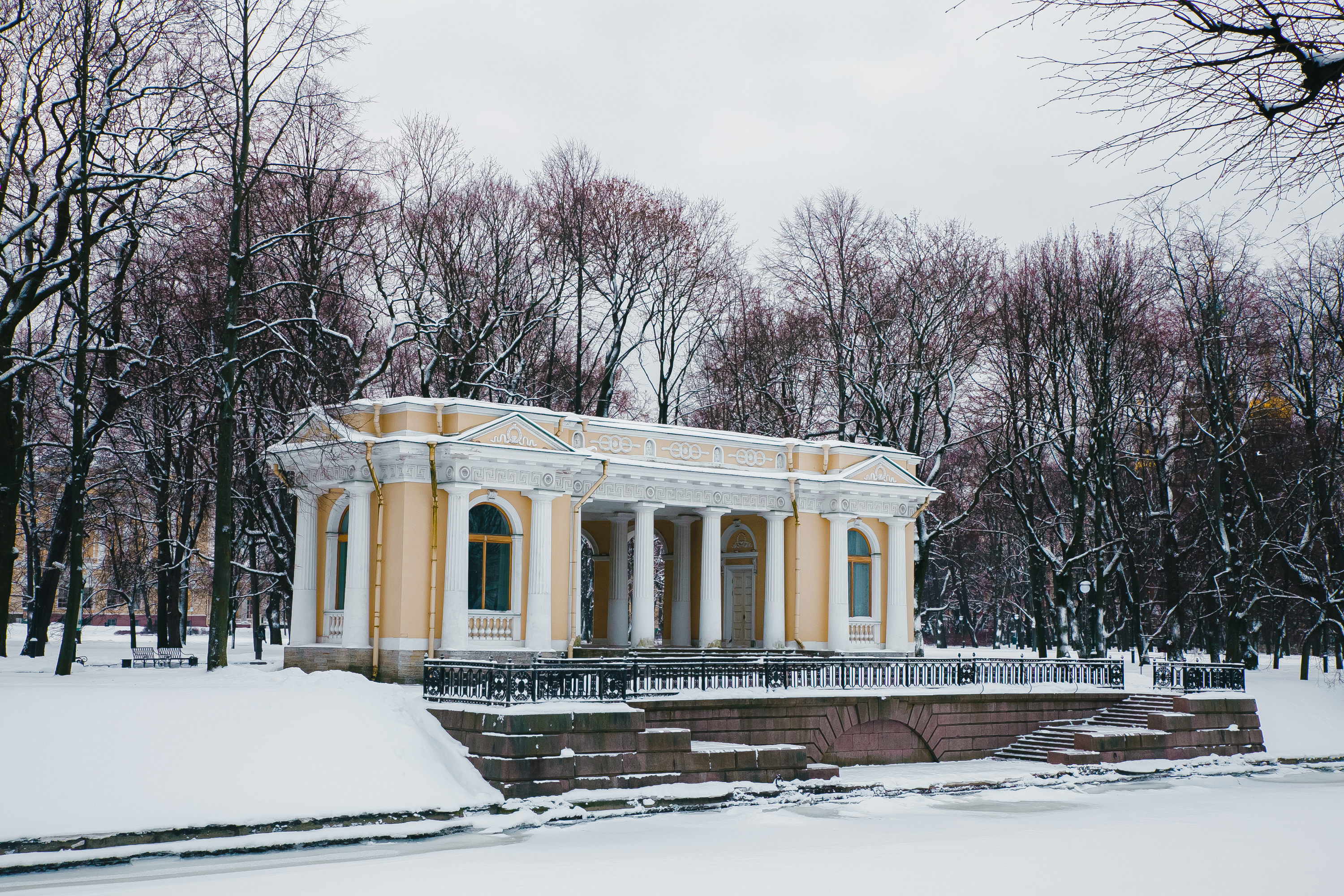 Mikhailovsky Garden