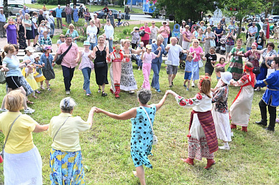 Уличный семейный праздник «По заветам Петра и Февронии»