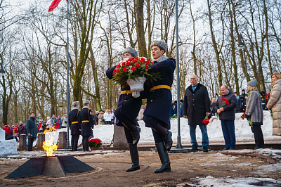 Торжественно-траурная церемония возложения цветов, посвященная Дню прорыва блокады Ленинграда и 82-й годовщине полного освобождения Ленинграда от фашистской блокады